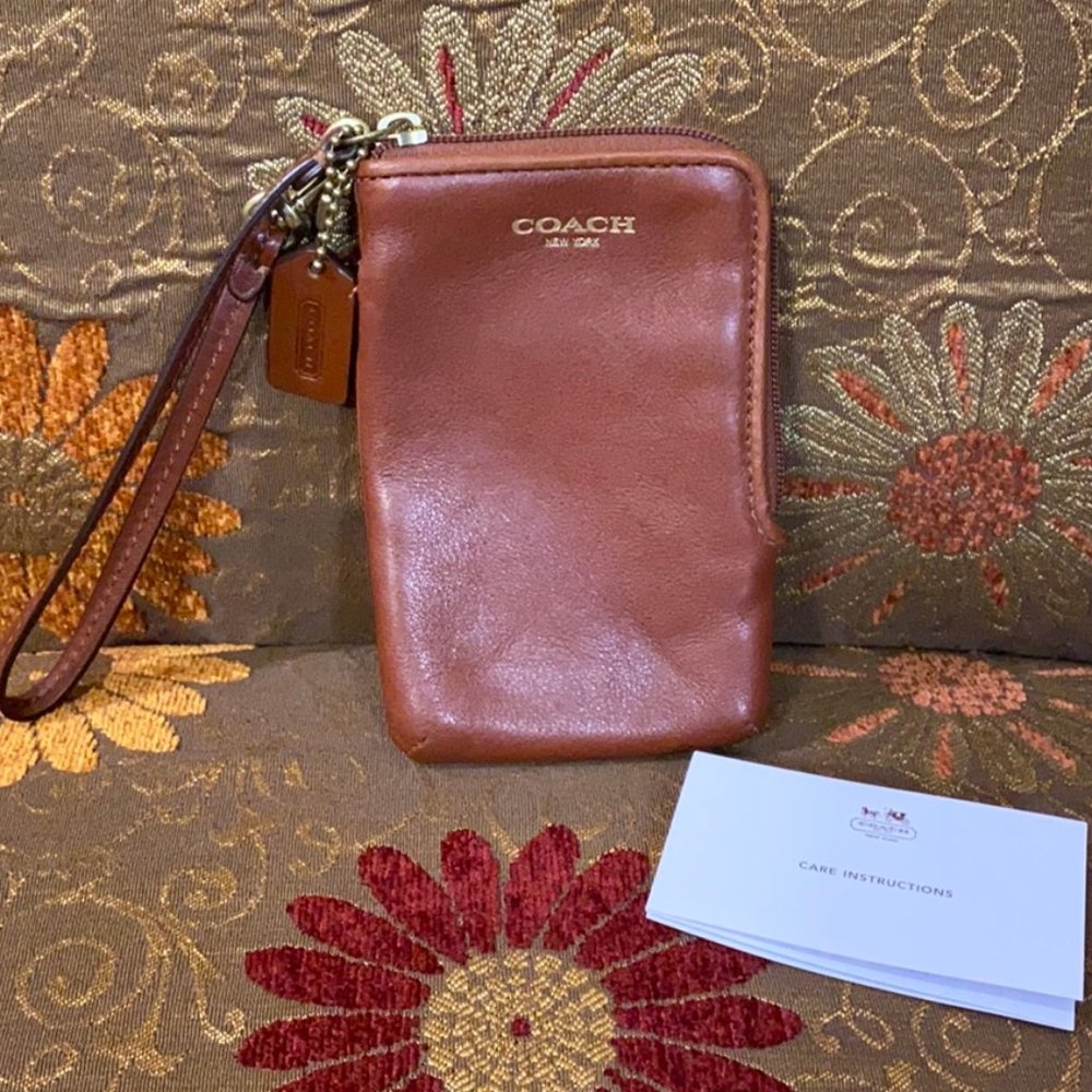COACH Small Leather Wristlet